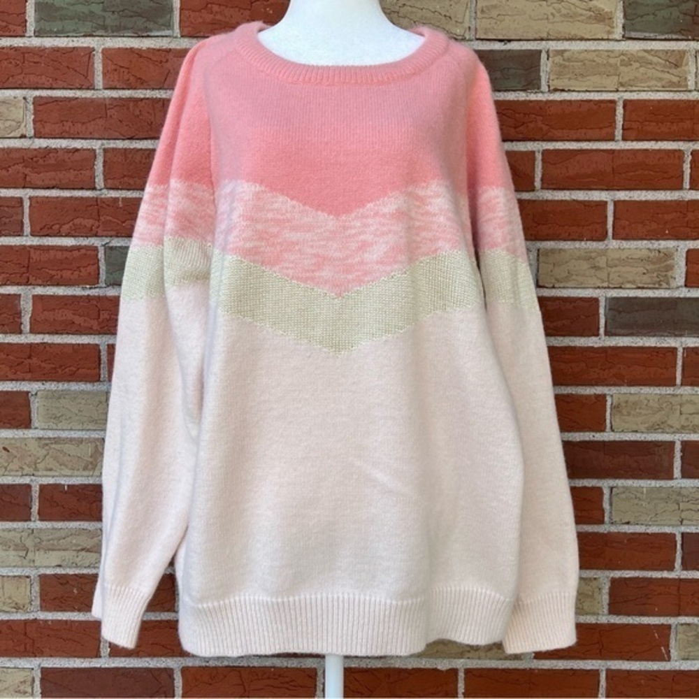 Unbranded Crew Neck Chevron Striped Pink and Gold Ombré Long Sleeve Sweater ⛄️